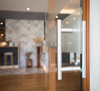 MHW Hotel Marienburg Türelement Glas & Holz mit Edelstahl-Beschlag